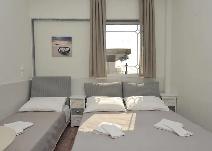 公寓 Themis 40 Steps From *