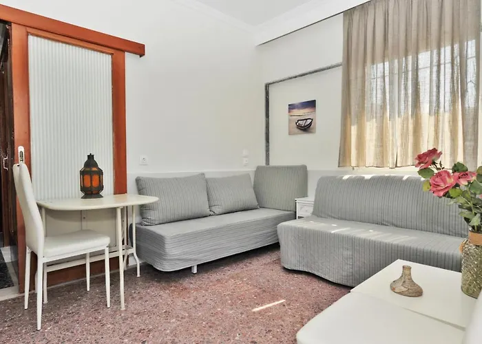 公寓 Themis 40 Steps From