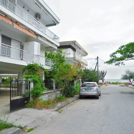 Themis 40 Steps From * Paralia Dionysiou