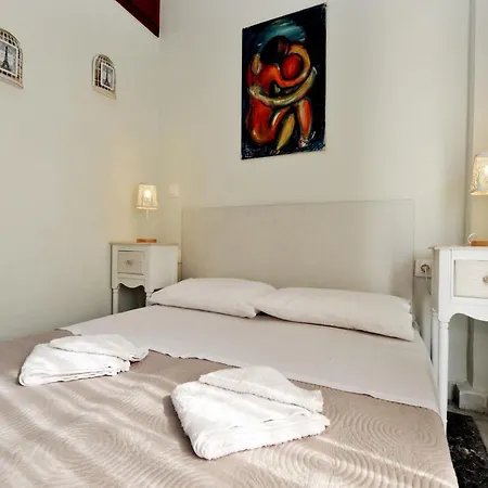 Themis 40 Steps From Apartment Paralia Dionysiou